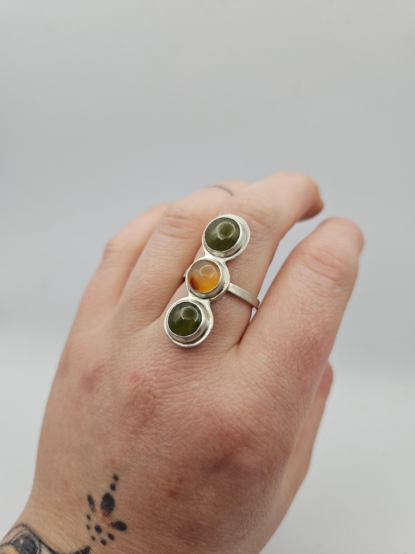 Vesuvianite and carnelian ring - Size N