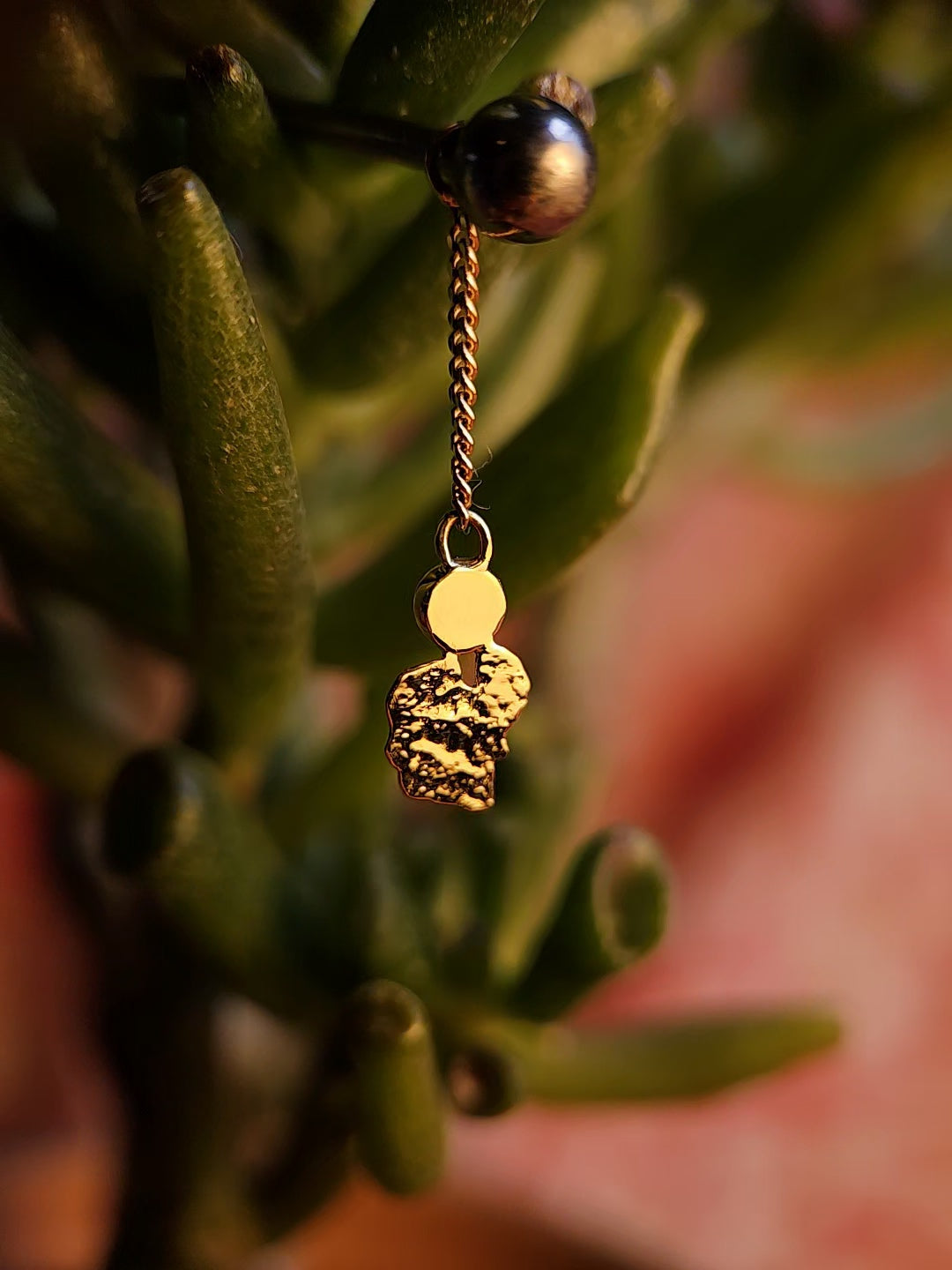 Abstract Charm - Labradorite set 18ct solid gold - Charm