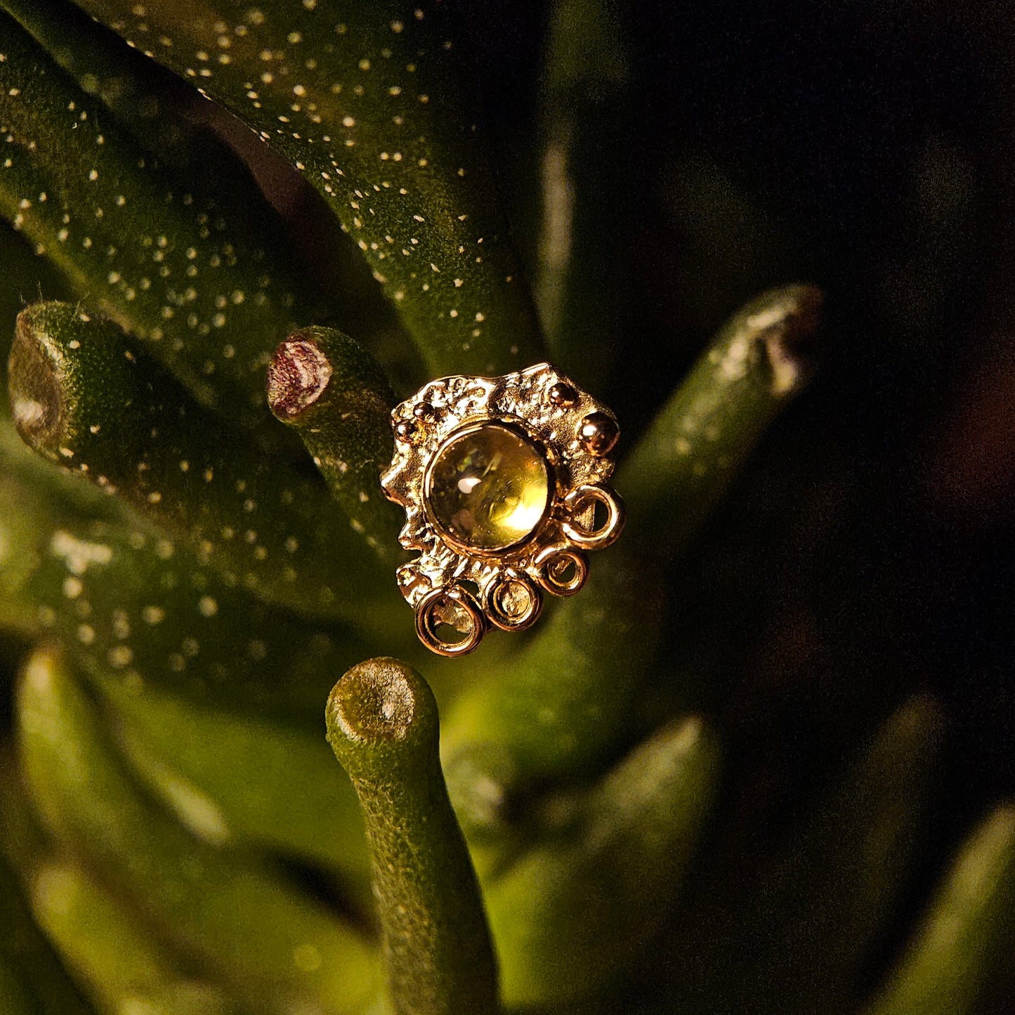 Abstract Art - peridot set in 14ct solid gold with 18ct decals- 14g threaded end.