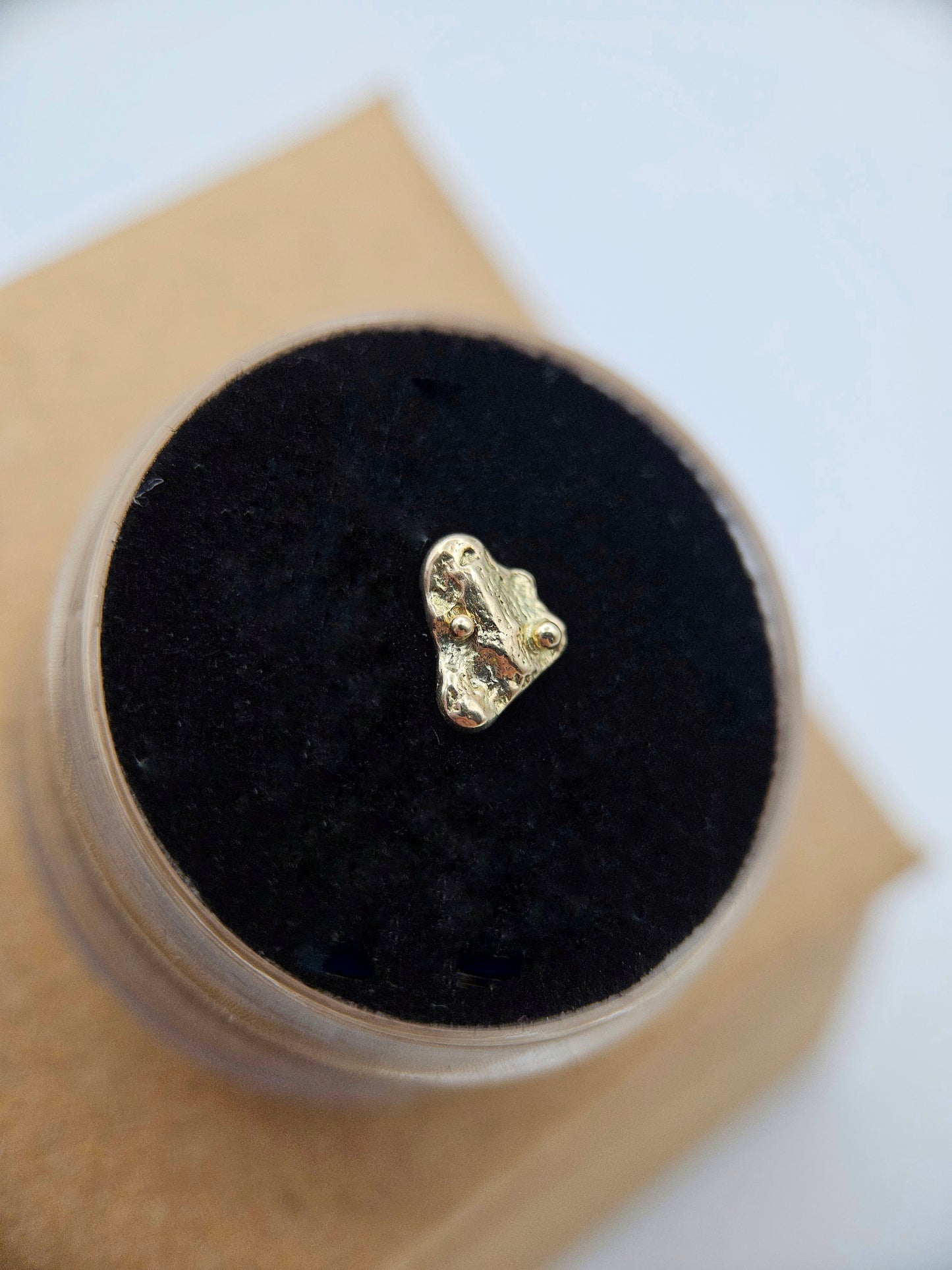 Abstract 2 - 9ct solid gold threadless end.