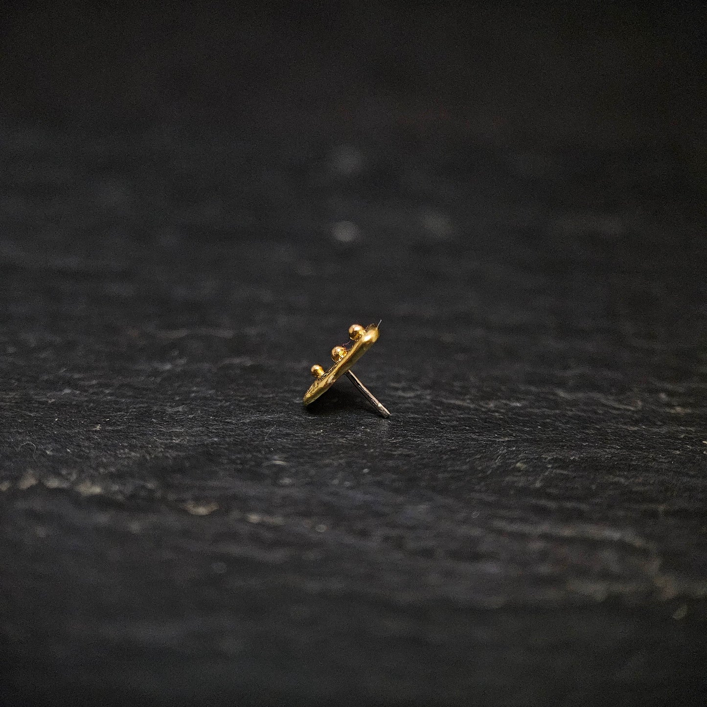 Totem - 14ct solid gold threadless end.
