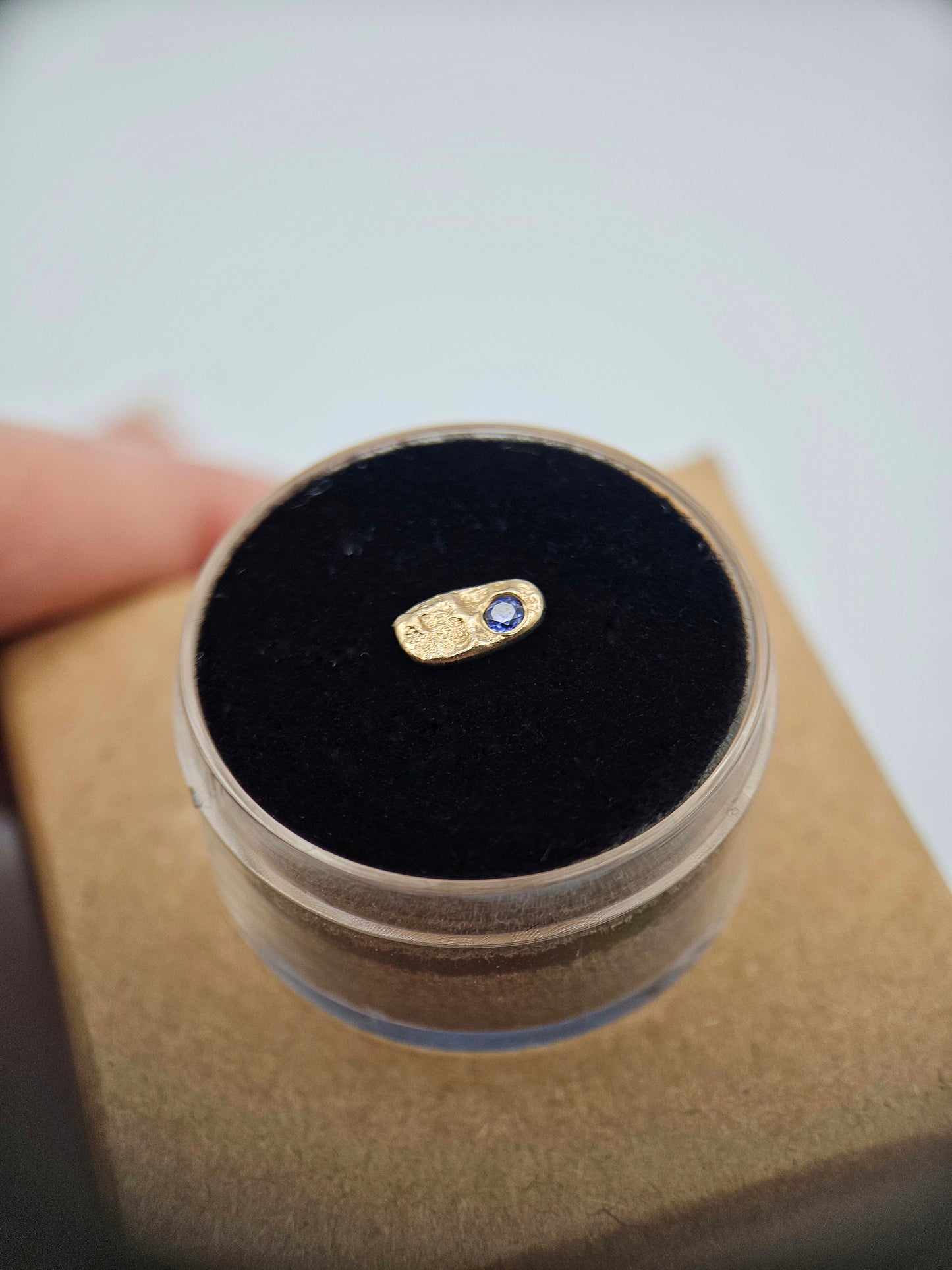 Textured totem - Flush set blue CZ, 14ct solid gold threadless end