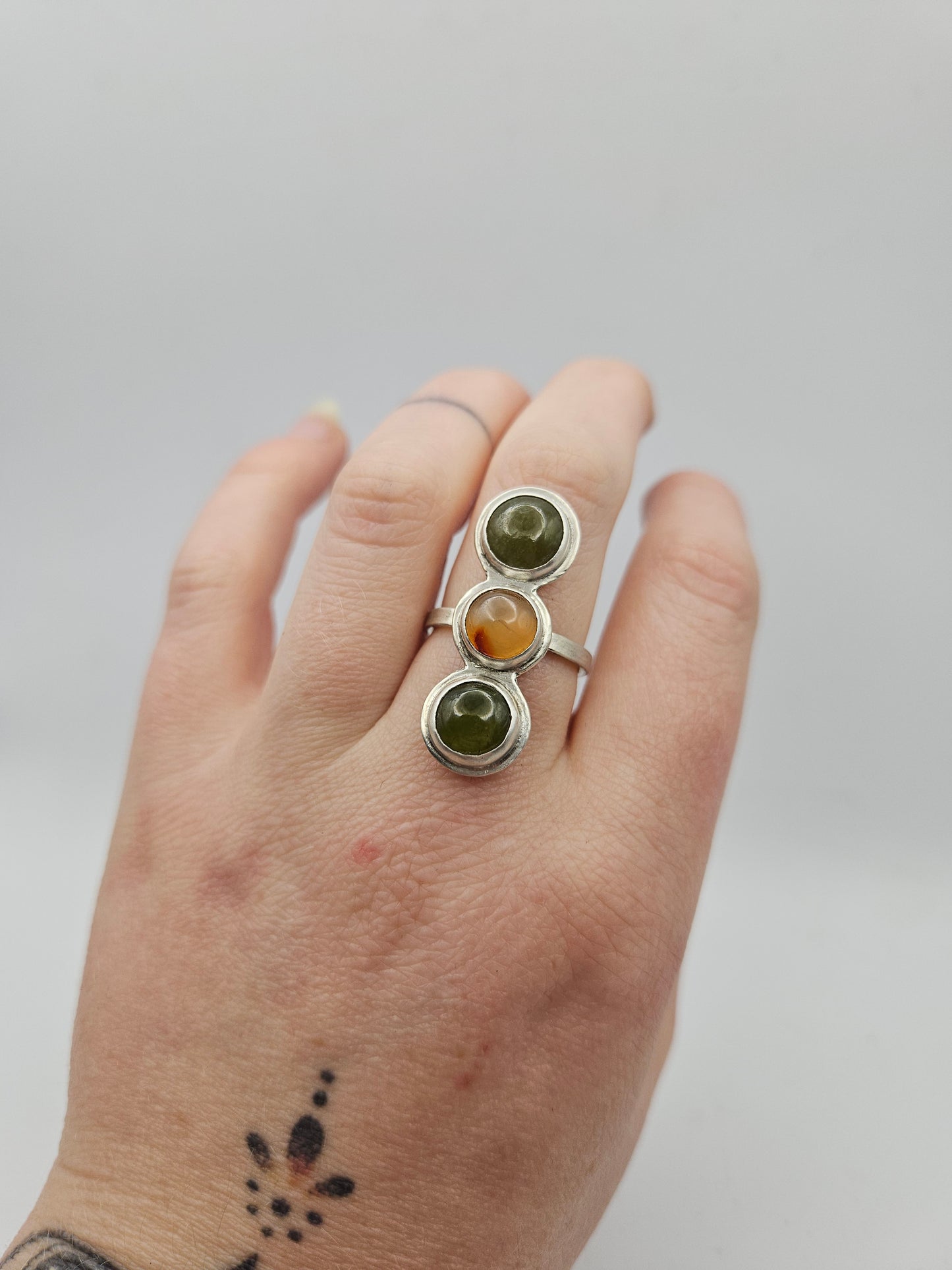 Vesuvianite and carnelian ring - Size N