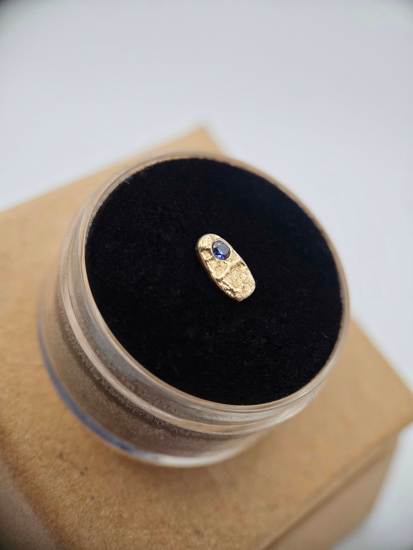 Textured totem - Flush set blue CZ, 14ct solid gold threadless end