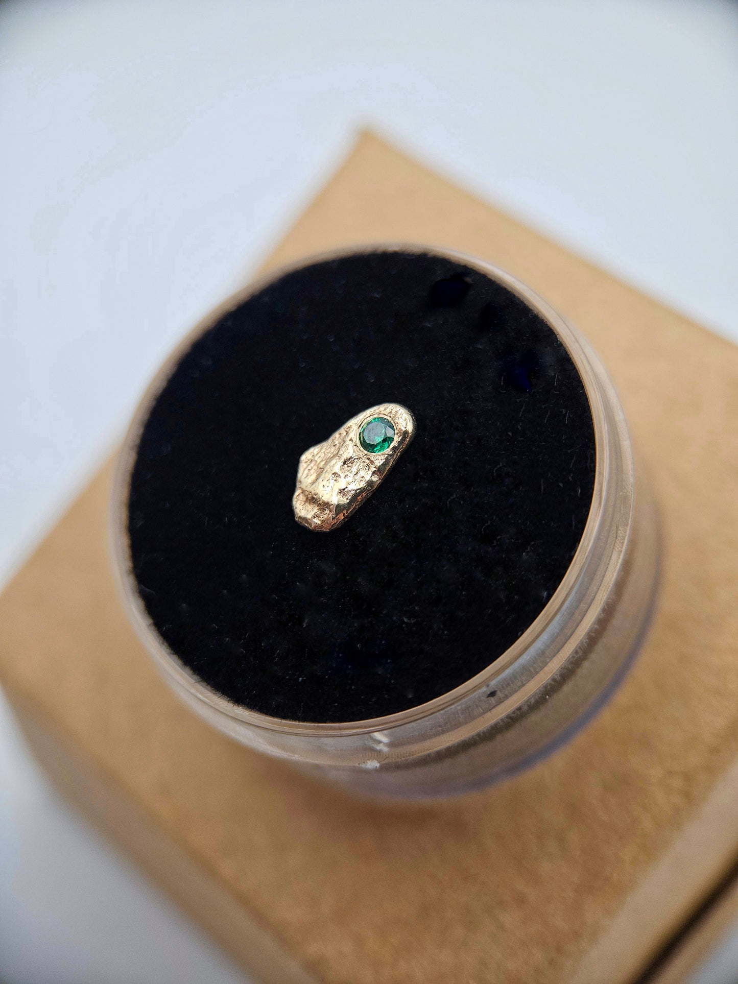 Textured totem - Green CZ, 9ct solid gold threadless end