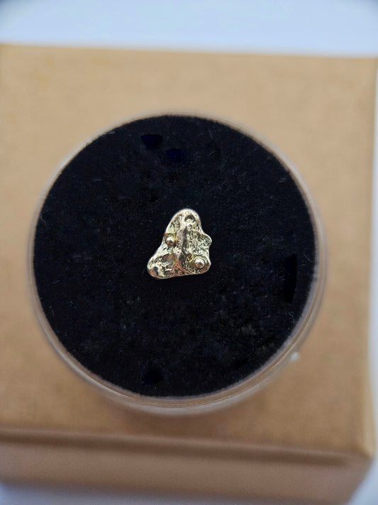 Abstract 2 - 9ct solid gold threadless end.