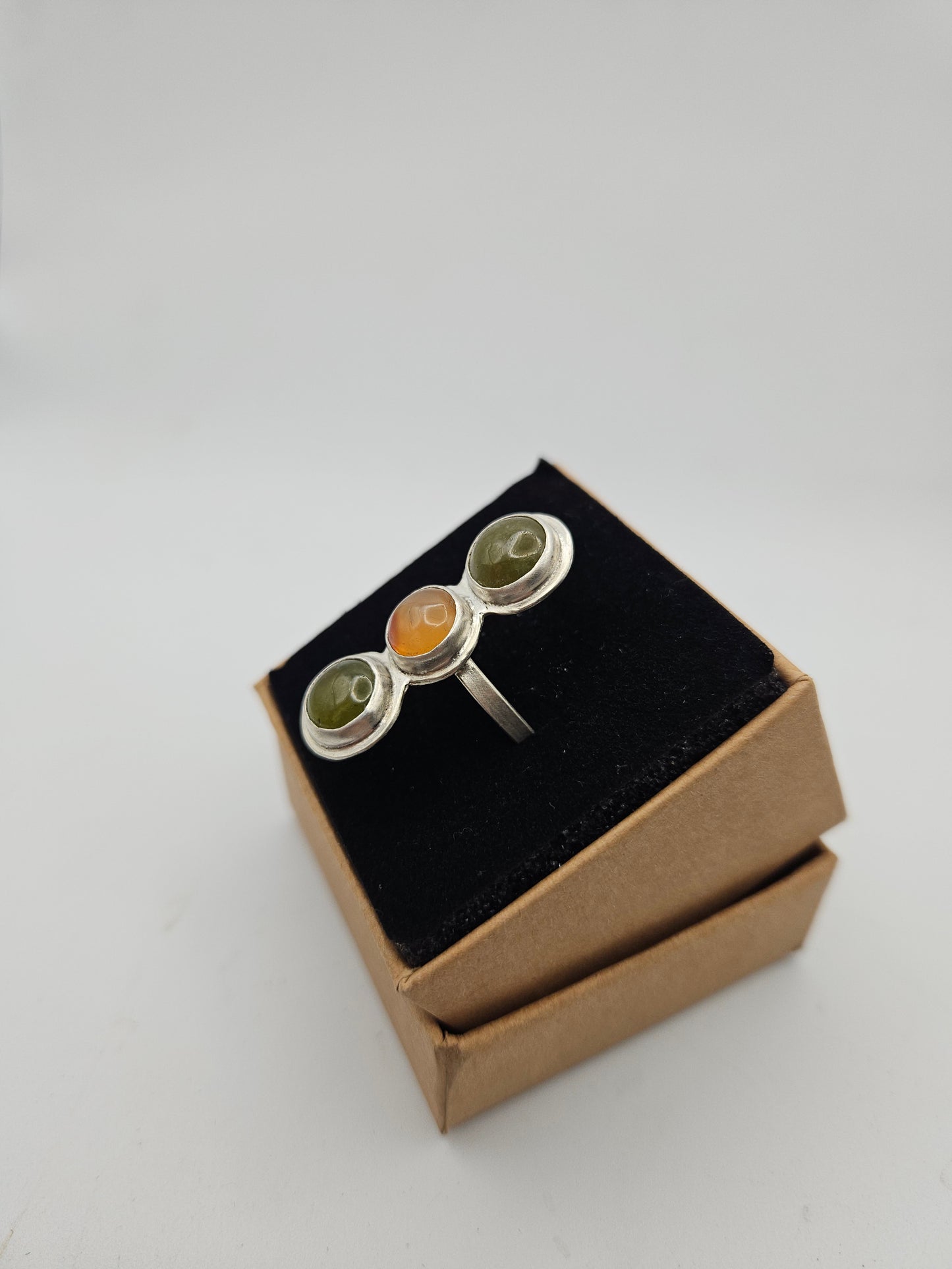 Vesuvianite and carnelian ring - Size N