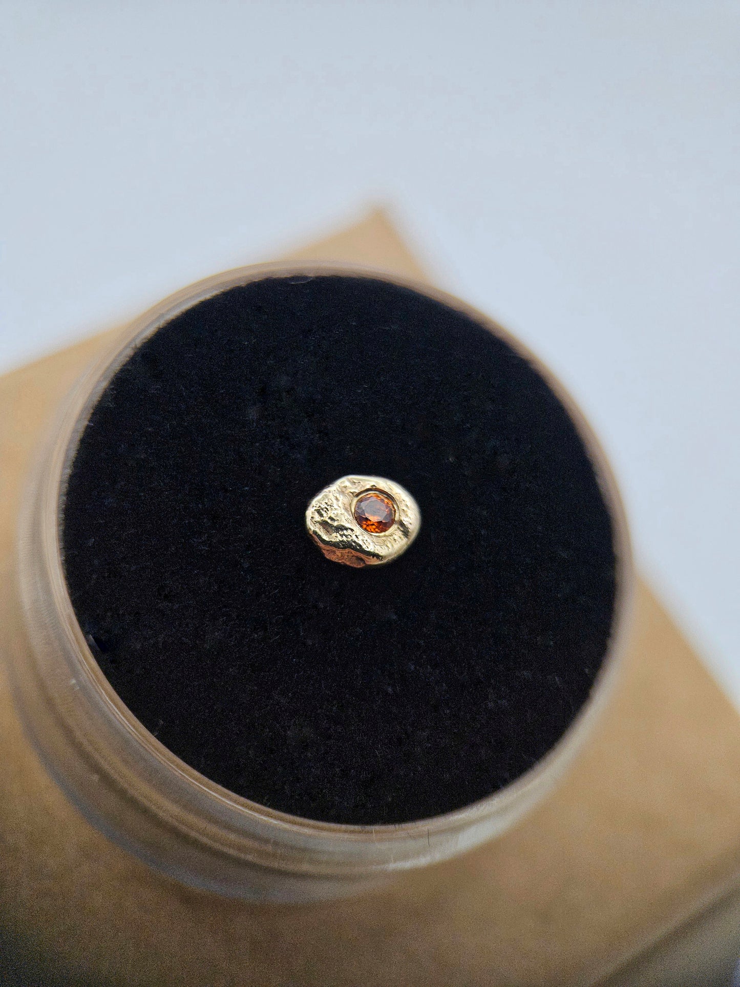 Textured dot - Red CZ, 9ct solid gold threadless end