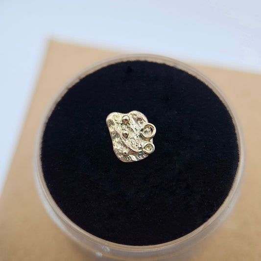 Abstract 1 - 9ct solid gold threadless end.