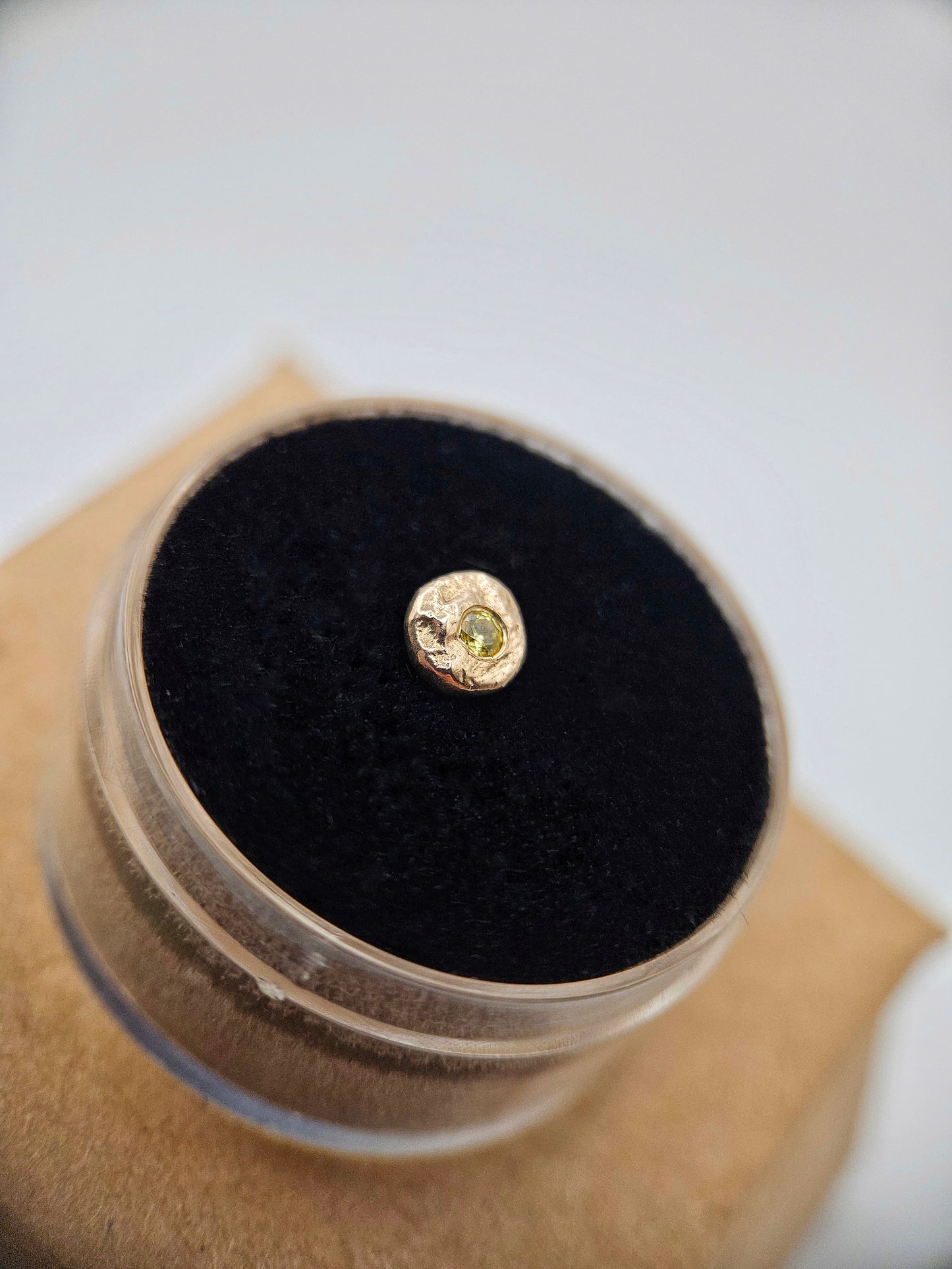 Textured dot - yellow CZ, 9ct solid gold threadless end