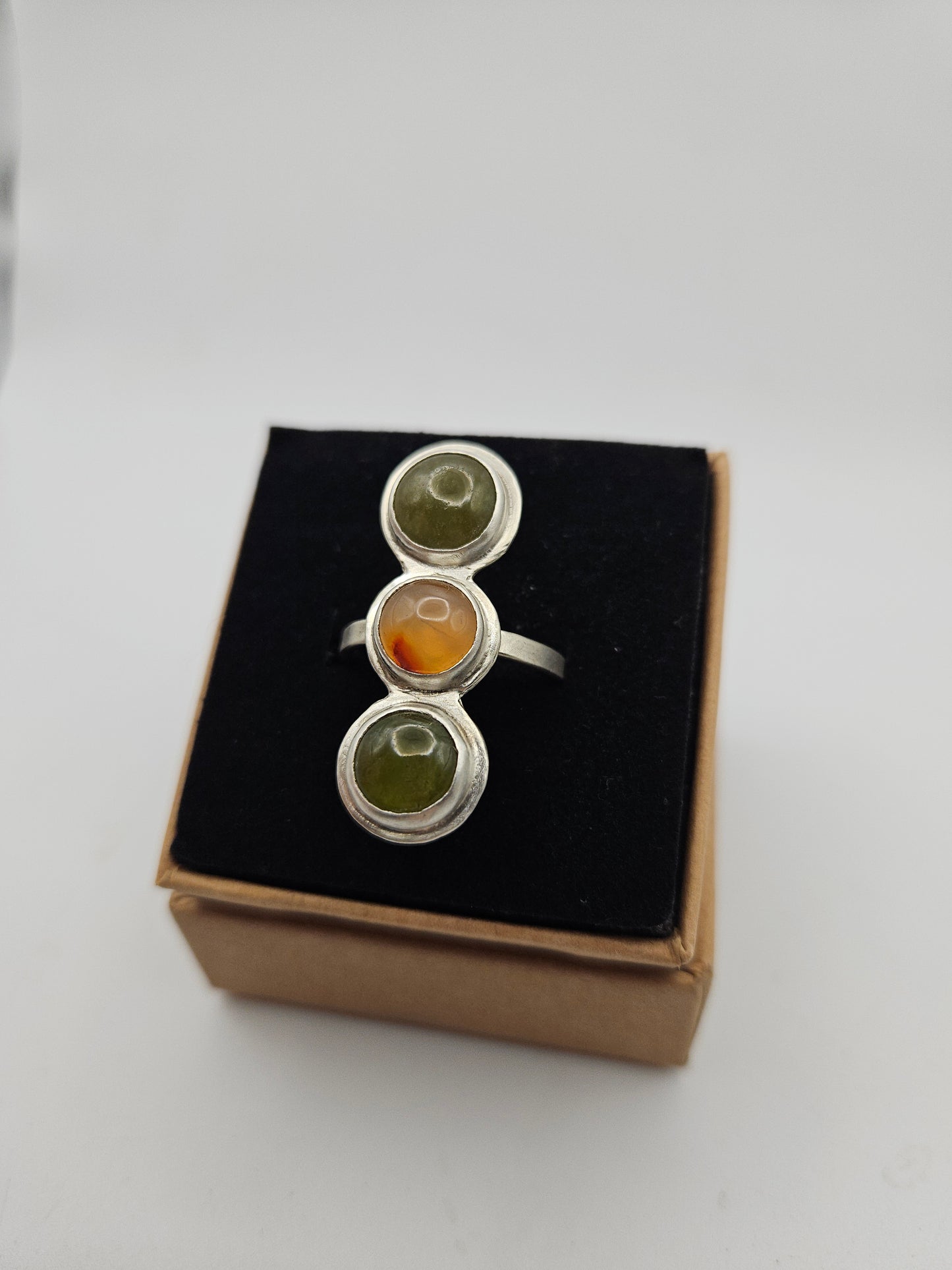 Vesuvianite and carnelian ring - Size N